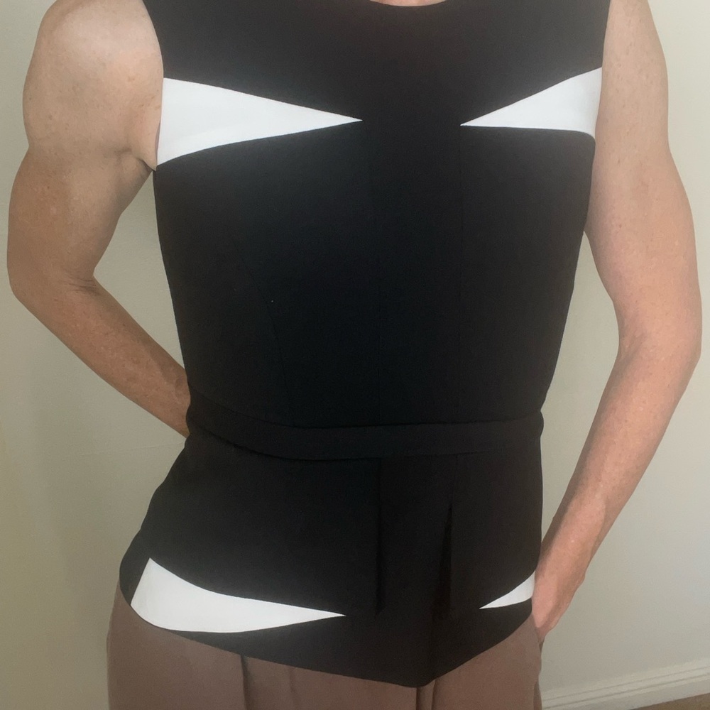 BCBGMaxAzria Black and White Geometric Sleeveless Blouse - Picture 11 of 11
